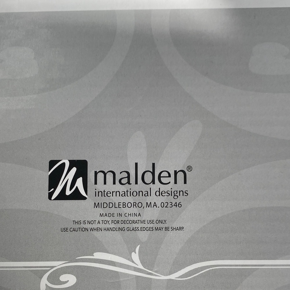 Malden Black and White 5 x 7 W/Matt  8 x 10 Vertical or horizontal Photo Frame - Picture 5 of 5